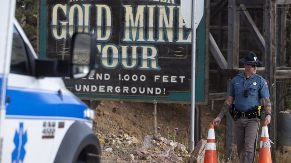 Colorado Gold Mine People Trapped