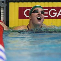 Jaunā lietuviešu peldētāja Meilutīte atkal labo pasaules rekordu