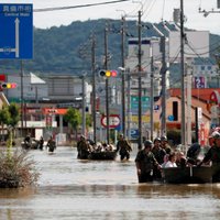 Japānā plūdos un nogruvumos bojāgājušo cilvēku skaits pieaudzis līdz 126