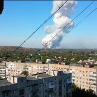 Video: Doņeckā pēc apšaudes uzsprāgst ķīmisko vielu rūpnīca