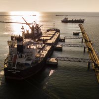 В портах Латвии продолжается снижение грузооборота