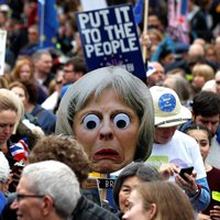 Foto: Simtiem tūkstošu cilvēku Lielbritānijā pieprasa atkārtotu 'Brexit' referendumu