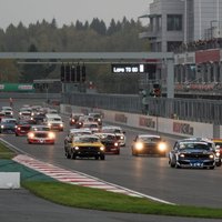 Латвийцы заняли два призовых места в гонках на ретро автомобилях в Москве