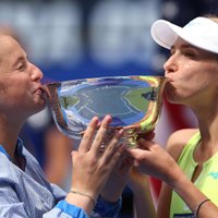 Ostapenko sajūsmā par triumfu "US Open", pāriniece panākumu velta Ukrainas aizstāvjiem