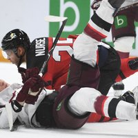 Latvijas hokejisti reizi iemet kanādiešiem un bez uzvarām dodas uz PČ