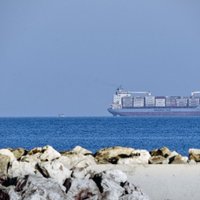 Itālija atļauj Dānijas kravas kuģim ar migrantiem piestāt Sicīlijā