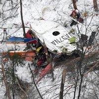 Japānā avarējis helikopters ar deviņiem cilvēkiem