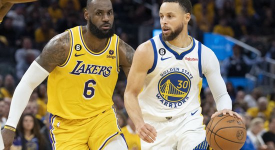 Čempione 'Warriors' noturas virs ūdens sērijā pret 'Lakers'