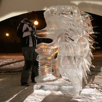 Laikapstākļi ievieš izmaiņas Jelgavas ledus skulptūru festivālā