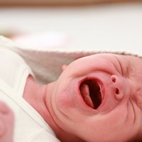 Kā nomierināt zīdaini 20 sekunžu laikā: pārbaudīta metode