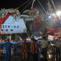 'AirAsia' katastrofa: Vainojama tehniska problēma un apkalpes kļūda