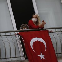 В Турции жителям 31 города запретили четыре дня покидать дома