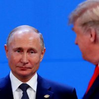 Senāta demokrāti vēlas iztaujāt Trampa un Putina sarunu tulkus