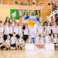 'Sporto visa klase' tautas bumbas turnīrā uzvar Valmieras Pārgaujas sākumskola