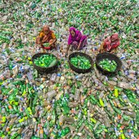 Dienas ceļojumu foto: Krāsainā plastmasas jūra Bangladešā