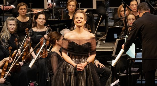 Foto: Uz LNO skatuves mirdz operas zvaigzne Elīna Garanča