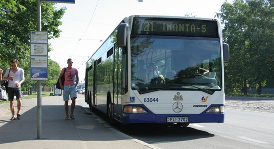 На Пасху парковки Rīgas satiksme будут бесплатными