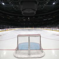 NHL izsver iespēju sezonu noslēgt neitrālā vietā bez faniem