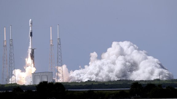 "Falcon 9" raķete starta laikā