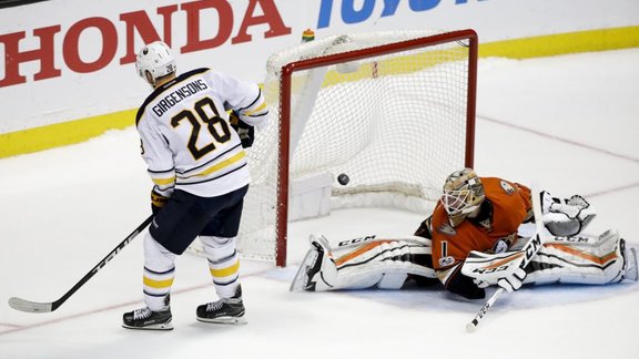 Buffalo Sabres Zemgus Girgensons vs Anaheim Ducks Jonathan Bernier