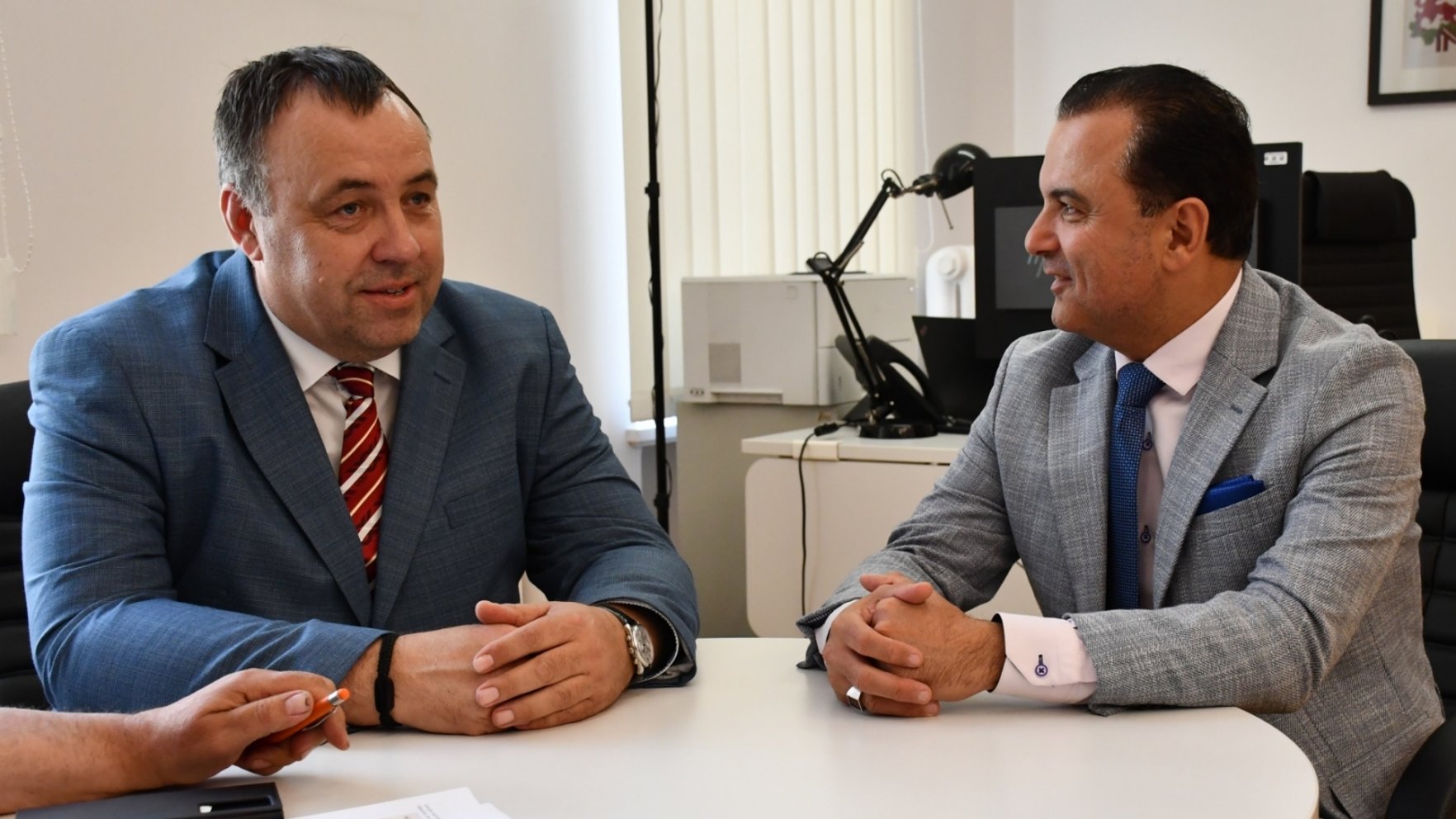 LOK prezidents sarunā ar Abu Meri meklē politisko atbalstu "Sporto visa klase" projektam