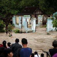 Plūdos un zemes nogruvumos Indonēzijā 47 bojāgājušie