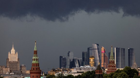 EUROPE-WEATHER/MOSCOW-STORM