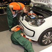 Labākos Baltijas jaunos automehāniķus noskaidros izstādē 'Auto 2015'