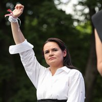 Премию Сахарова получила белорусская оппозиция. В Европарламенте ее вручили Светлане Тихановской