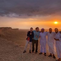 Ceļotāja piedzīvojumi noslēgtajā Saūda Arābijā: saindēšanās ar metanolu un arābu dzīrēs