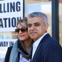 Мусульманин Садик Хан лидирует на выборах мэра Лондона