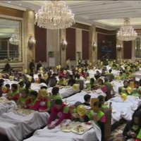 Video: Ķīnā uzstādīts jauns Ginesa pasaules rekords brokastu ēšanā