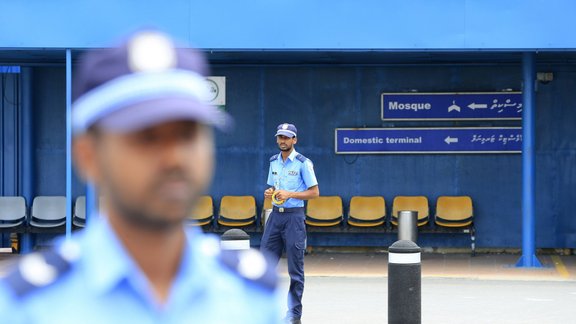 Maldivijas viceprezidentu aiztur policija - 2