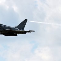 NATO iznīcinātāji virs Baltijas jūras pavada Krievijas aizsardzības ministra lidmašīnu