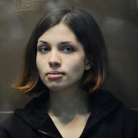 Notiesātā 'Pussy Riot' dalībniece Tolokoņņikova cietumā strādā par šuvēju