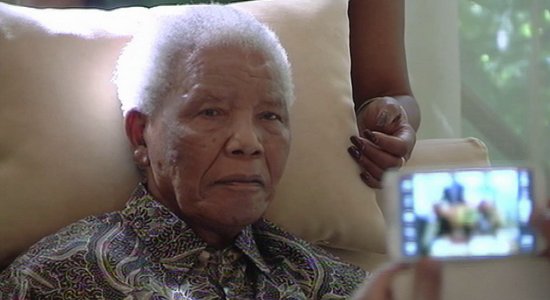 Власти ЮАР: Нельсону Манделе стало хуже