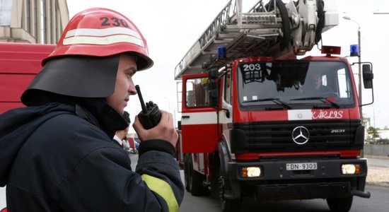 В одном из домов Кулдиги загорелся диван: погиб человек