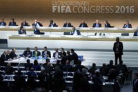FIFA prezidenta vēlēšanu pirmajā kārtā neviens no kandidātiem nesaņem nepieciešamo balsu skaitu