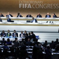 FIFA prezidenta vēlēšanu pirmajā kārtā neviens no kandidātiem nesaņem nepieciešamo balsu skaitu