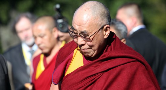 Latviešu valodā izdota Dalailamas grāmata par meditāciju