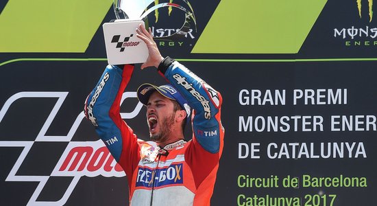 Itālijas motobraucējs Dovicioso izcīna otro 'MotoGP' uzvaru pēc kārtas