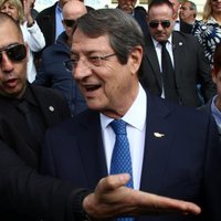 Kipras apvienošanas solītāju Anastasiadu pārvēl otrā prezidentūras termiņā
