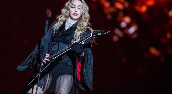 Madonna pēc nopietnas infekcijas slimības aptur pasaules turneju