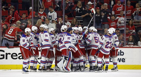 Ņujorkas "Rangers" hokejisti sasniedz Austrumu konferences finālu