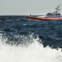 Itālijas krasta apsardze noliedz apsūdzības par vilcināšanos glābt slīkstošos migrantus