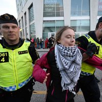 Protestā pret Izraēlas dalību 'Eirovīzijā' aiztur Grētu Tūnbergu