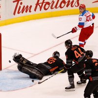 ВИДЕО: Валидольная концовка и невероятный рикошет в матче Россия — Северная Америка