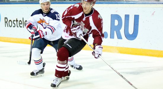 ВИДЕО: Рижские динамовцы обыграли в Таллине действующего чемпиона КХЛ