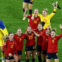 Spānijas futbolistes pirmo reizi kļūst par pasaules čempionēm