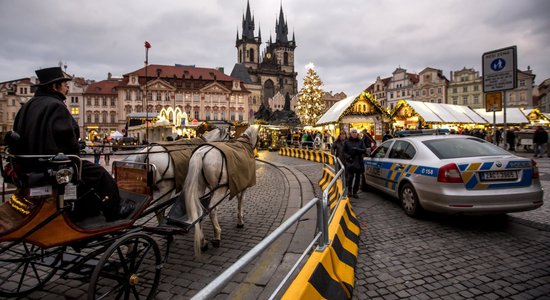 Foto: Meklējot svētku sajūtu Prāgas vecpilsētā